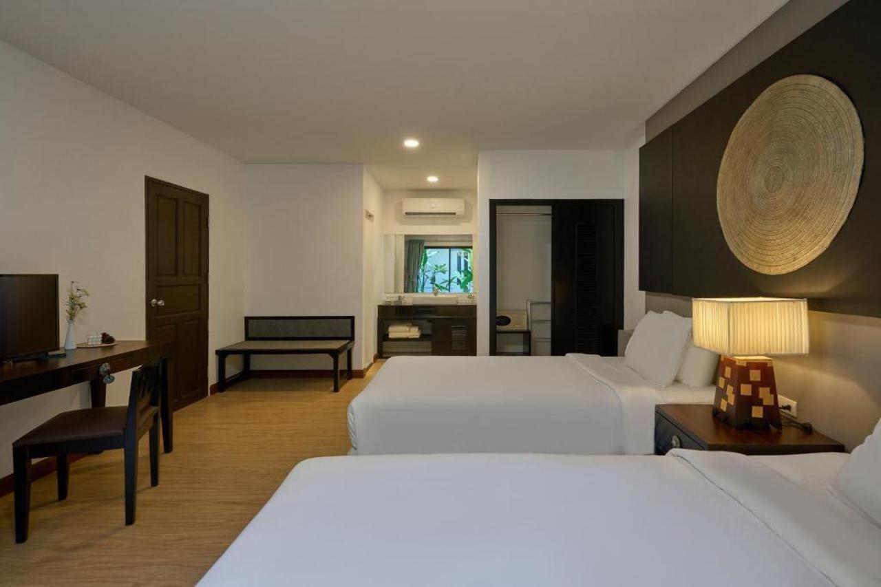 Resort And Nai Yang