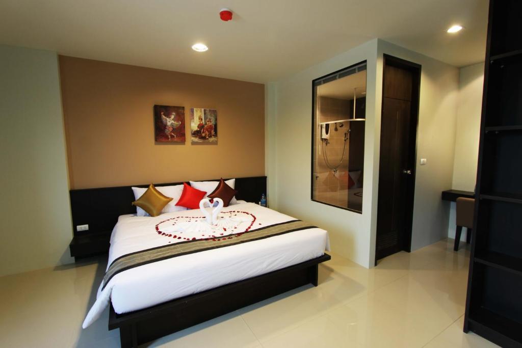 Leisure Place Phuket Hotel 3*