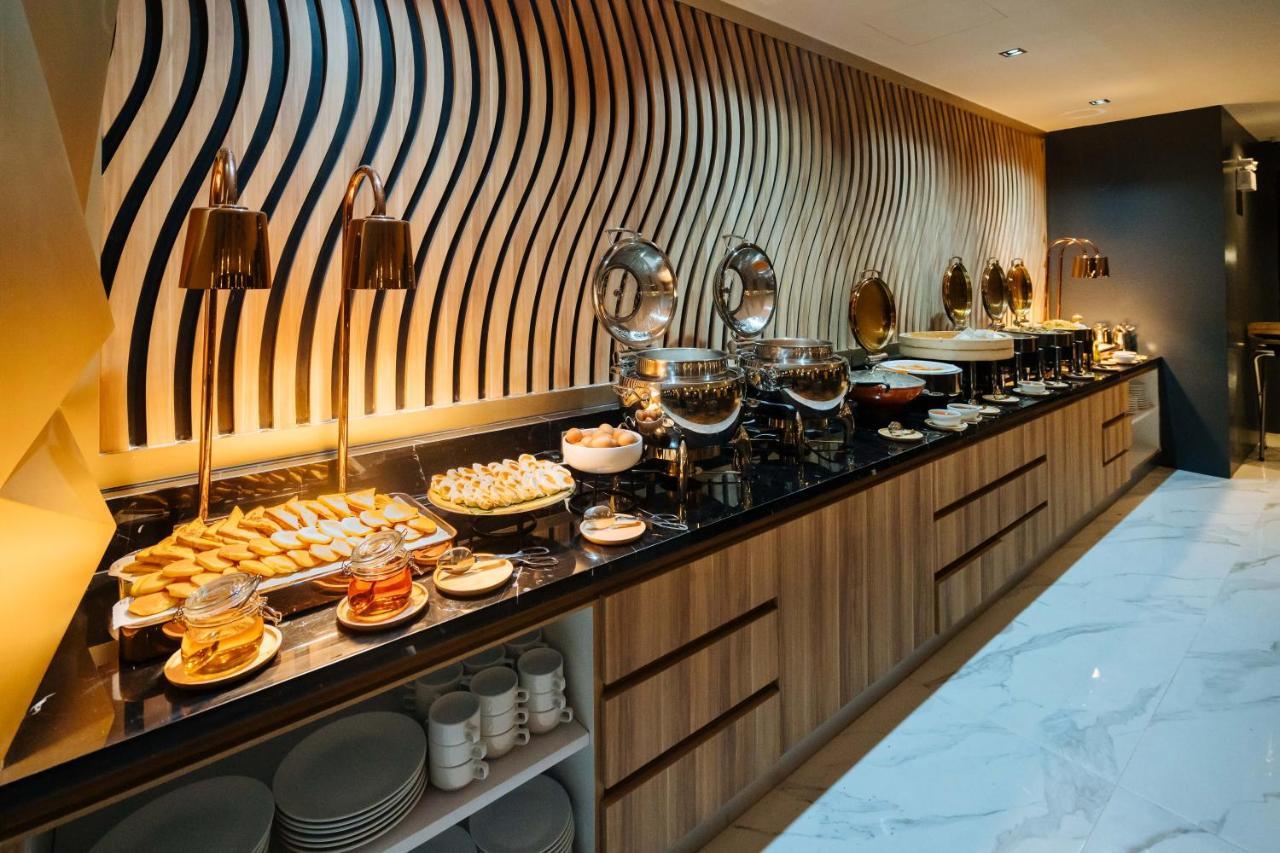 Wekata Luxury Hotel Kata Beach (Phuket)