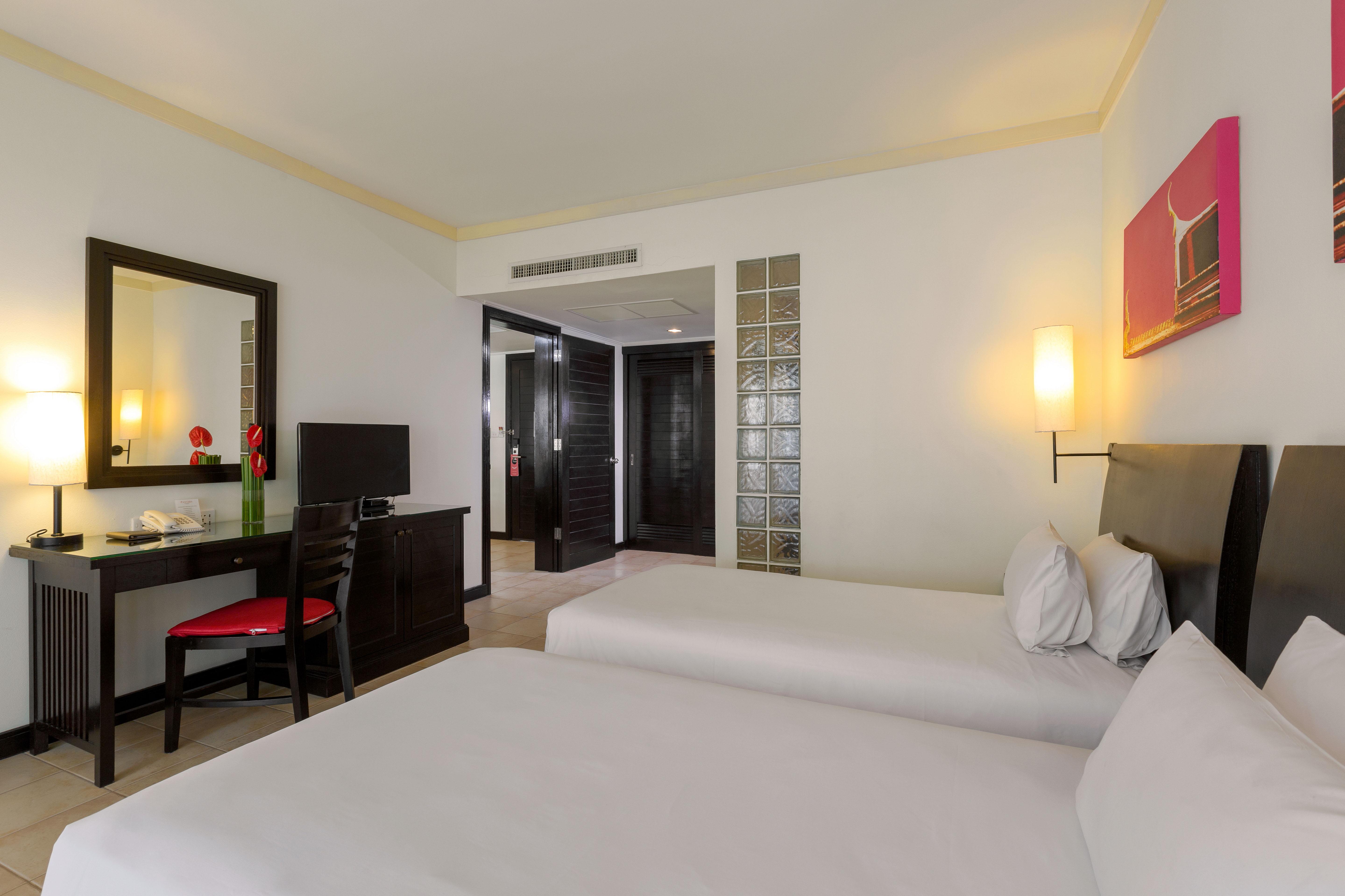 Centara Phuket 4*