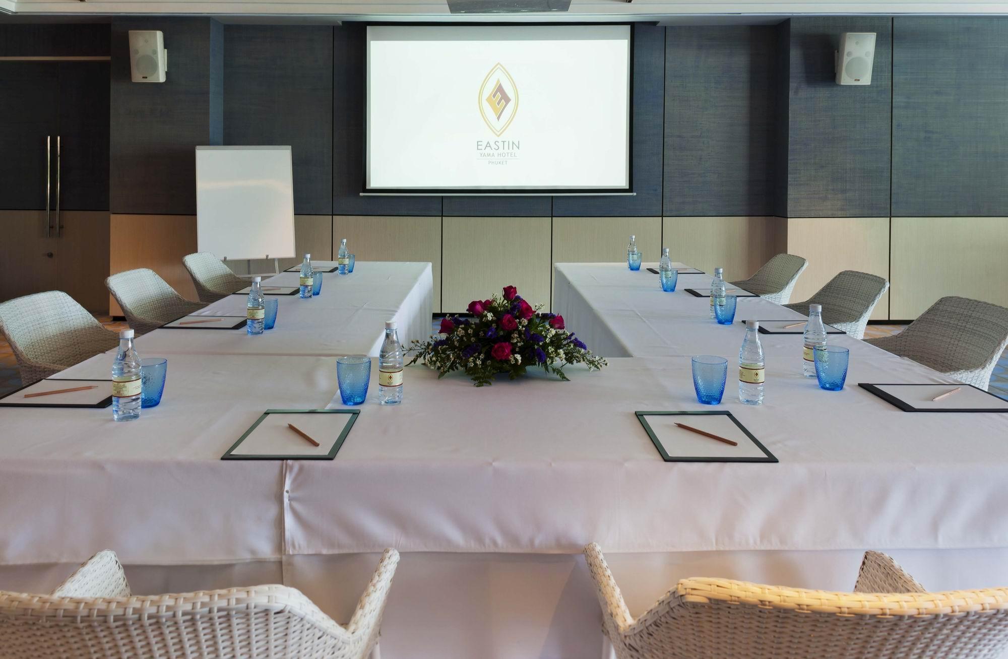 Hotel The Yama Phuket 4*