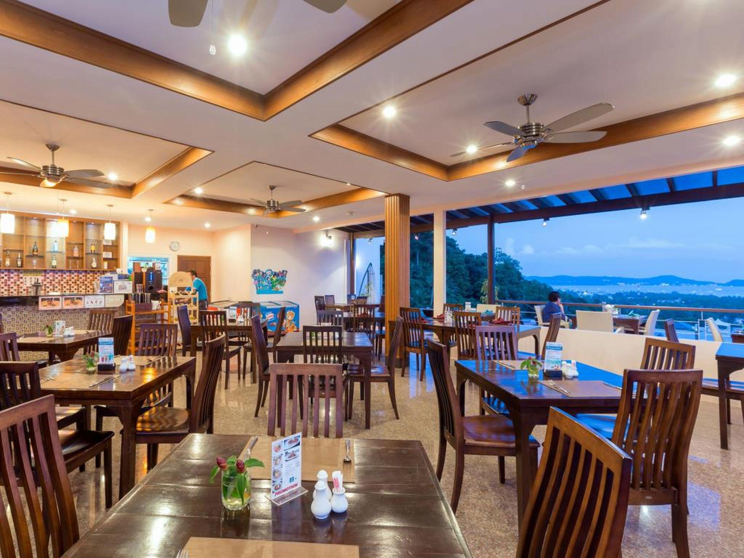 The View Rawada Phuket 4*