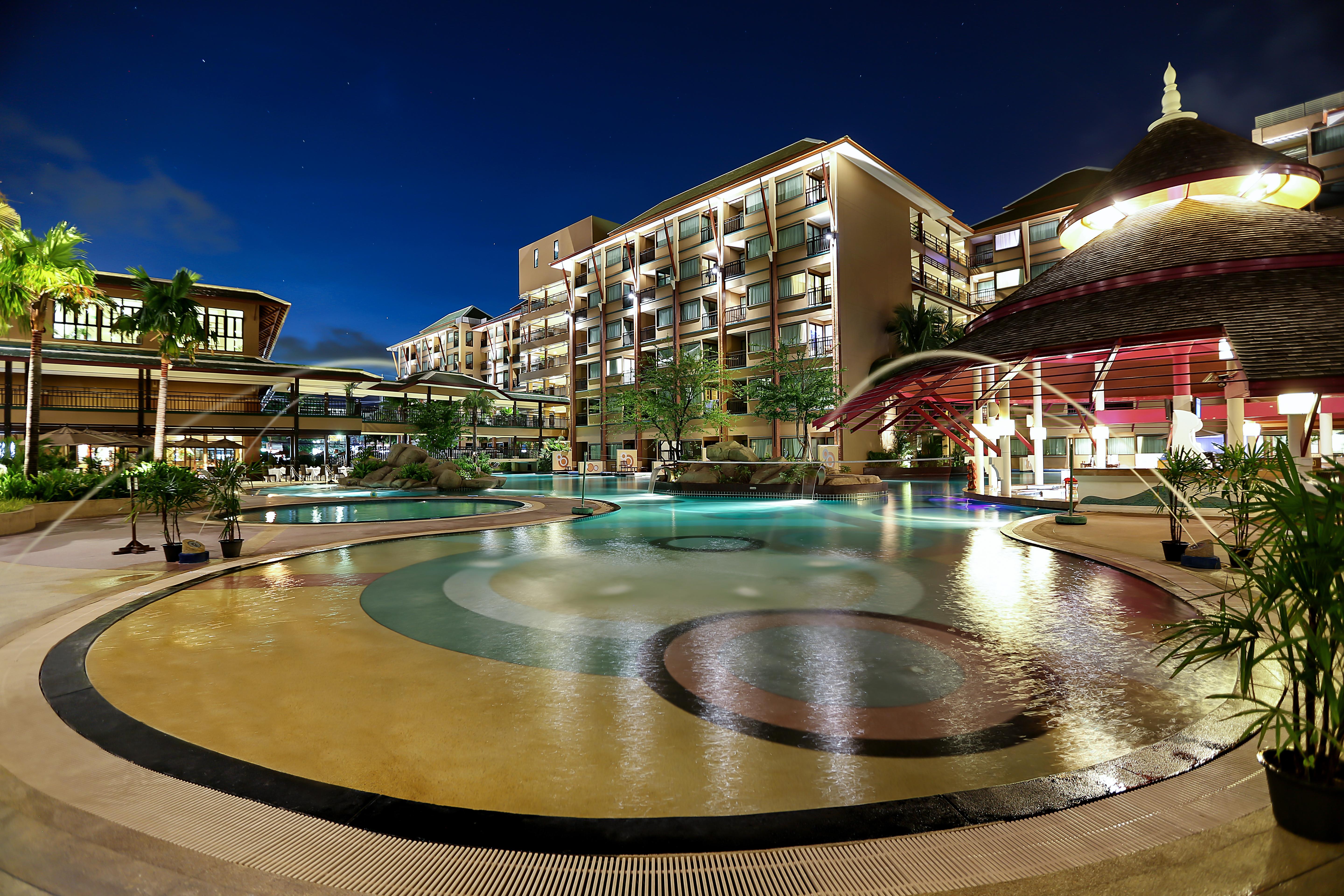 Novotel Phuket Vintage Park Hotel 4*