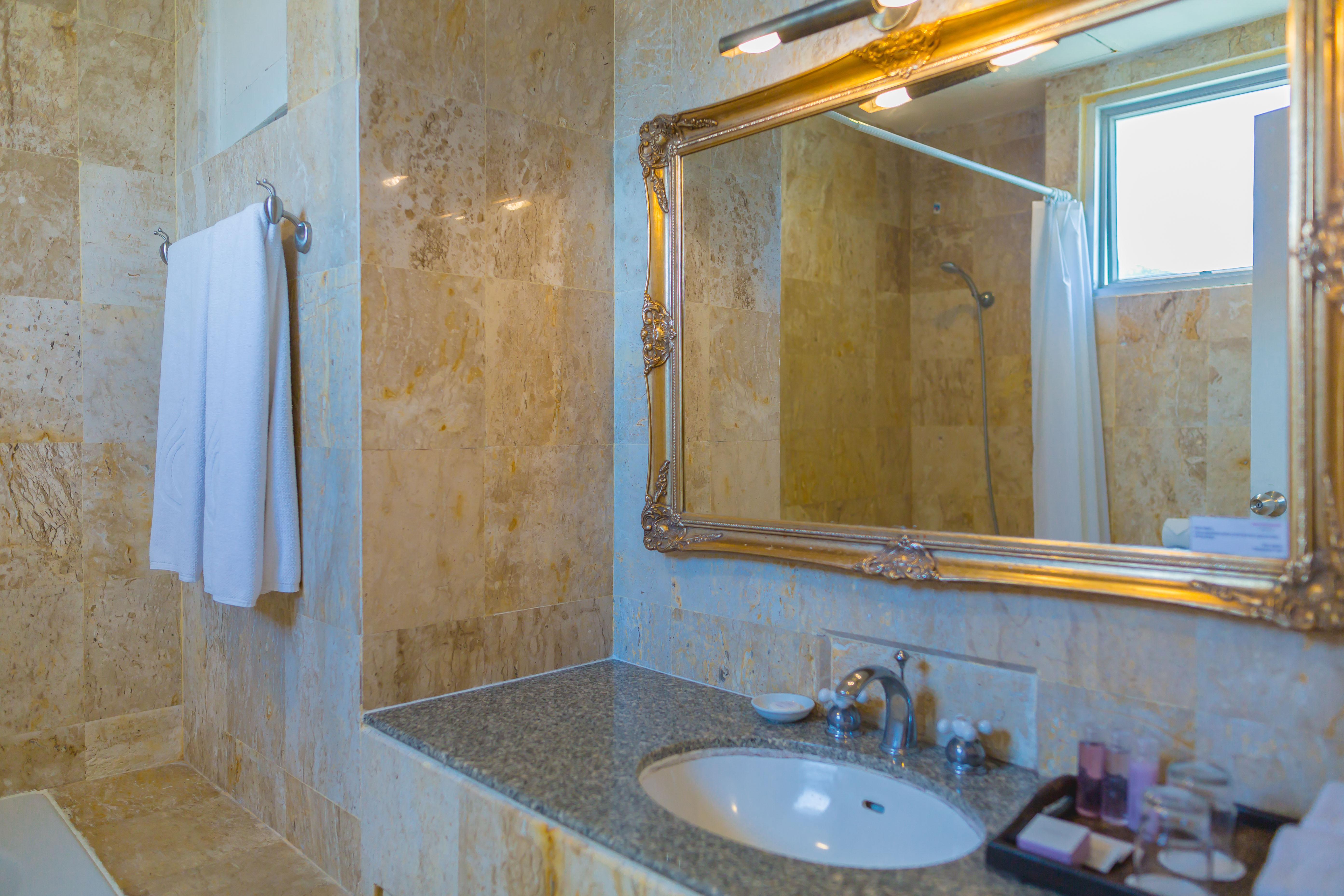 Hotel Waterfront Phuket By Centara