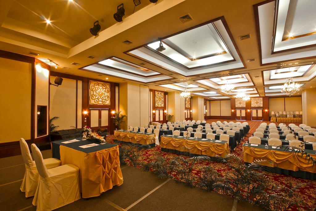 Resort Phuket Orchid And 4*