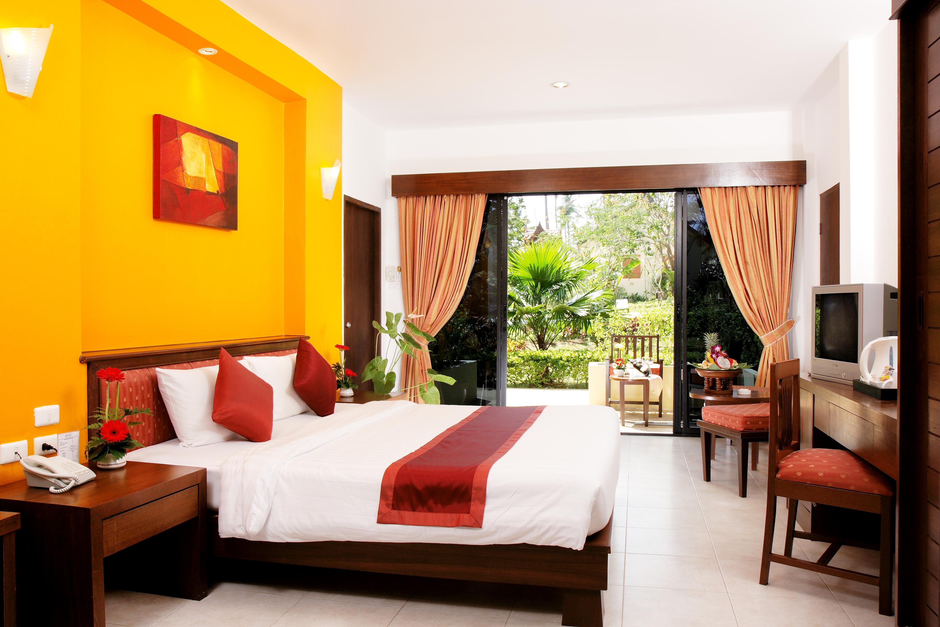 Seasons Naiharn Phuket