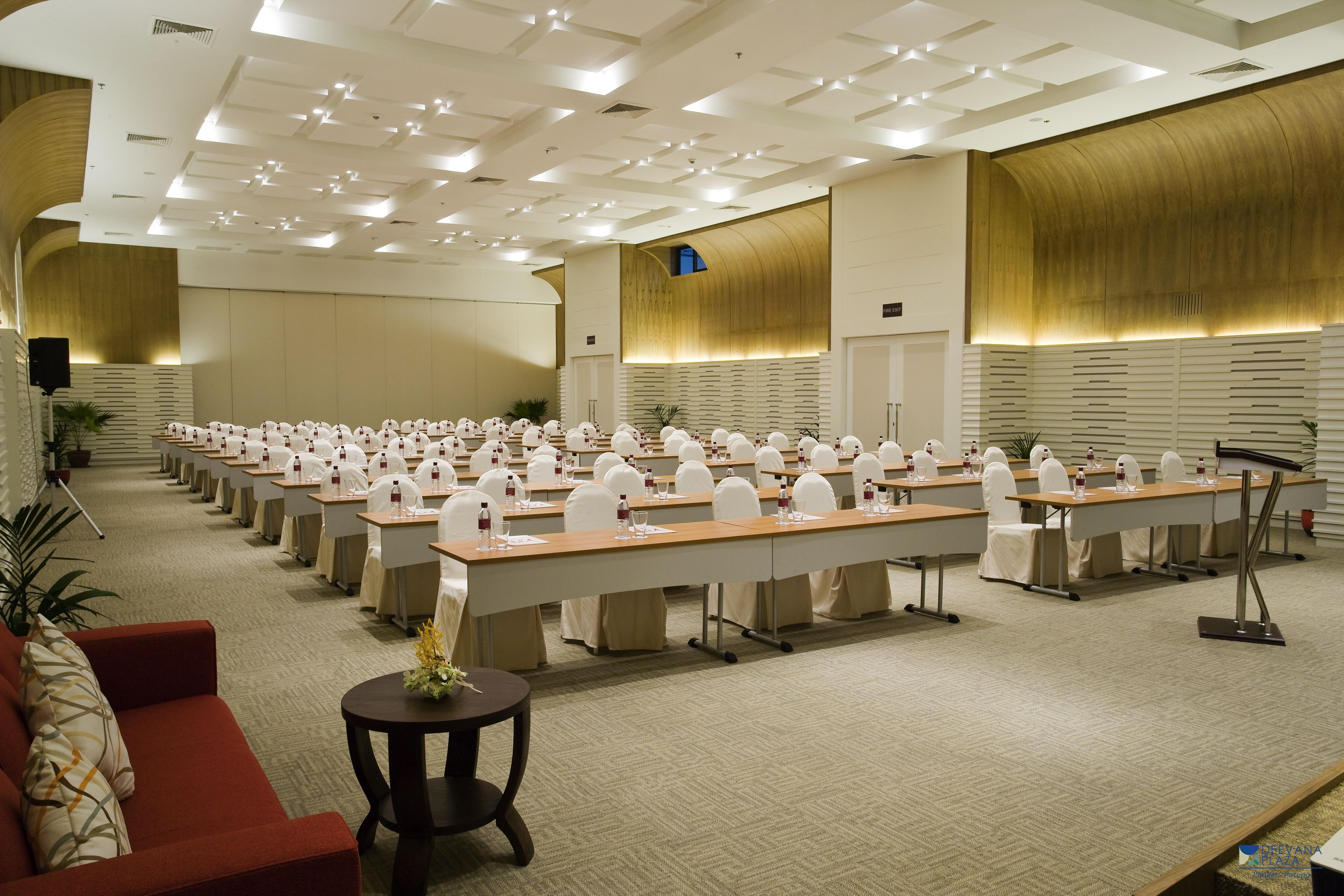 Deevana Plaza Phuket - Sha Extra 4*