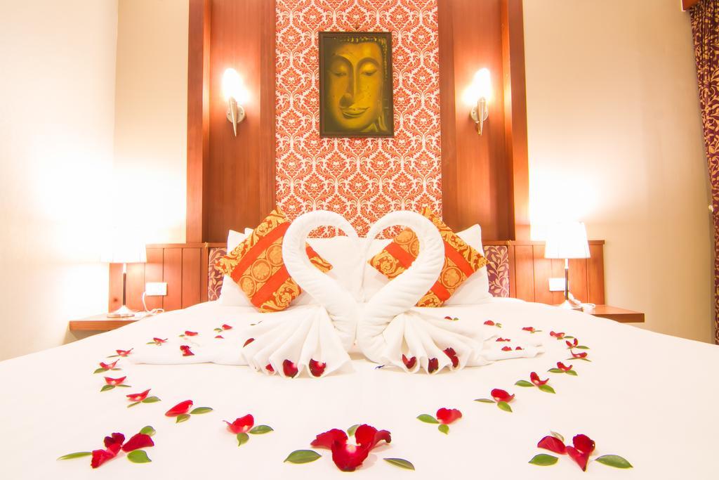 Patong Hemingway's Hotel