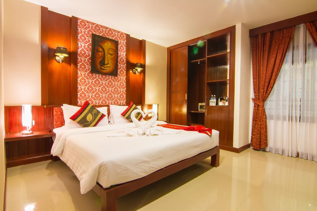 Patong Hemingway's Phuket