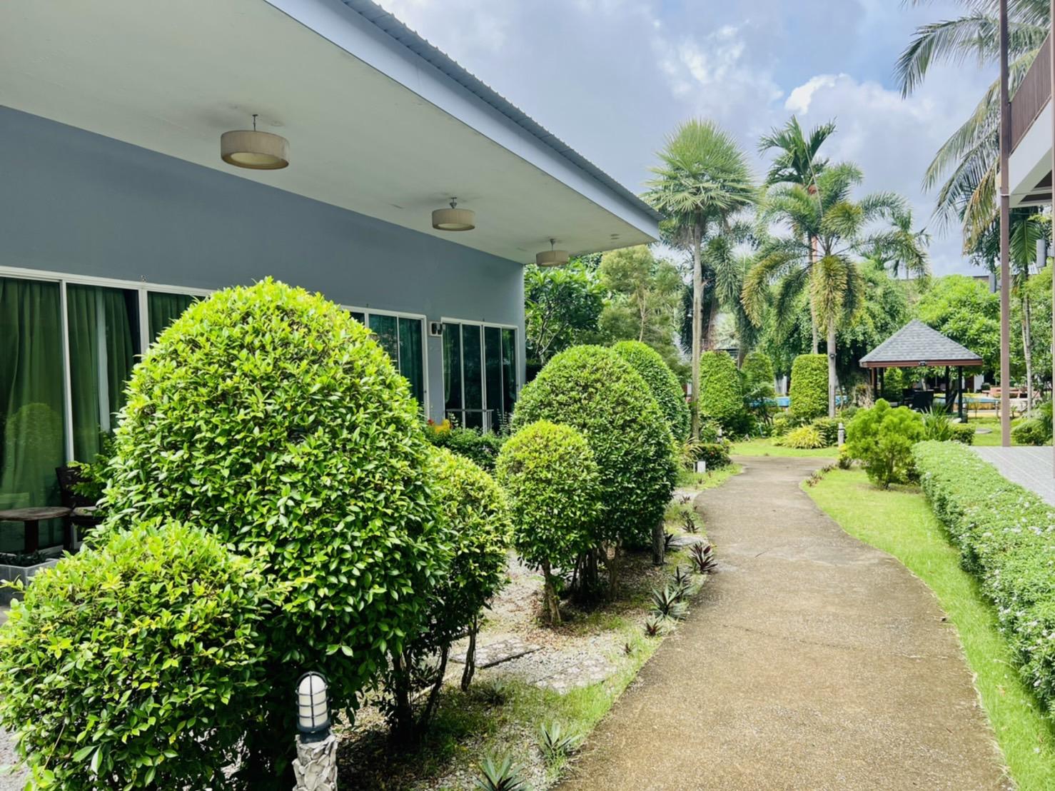 Bora Bora Phuket Hotel 4*