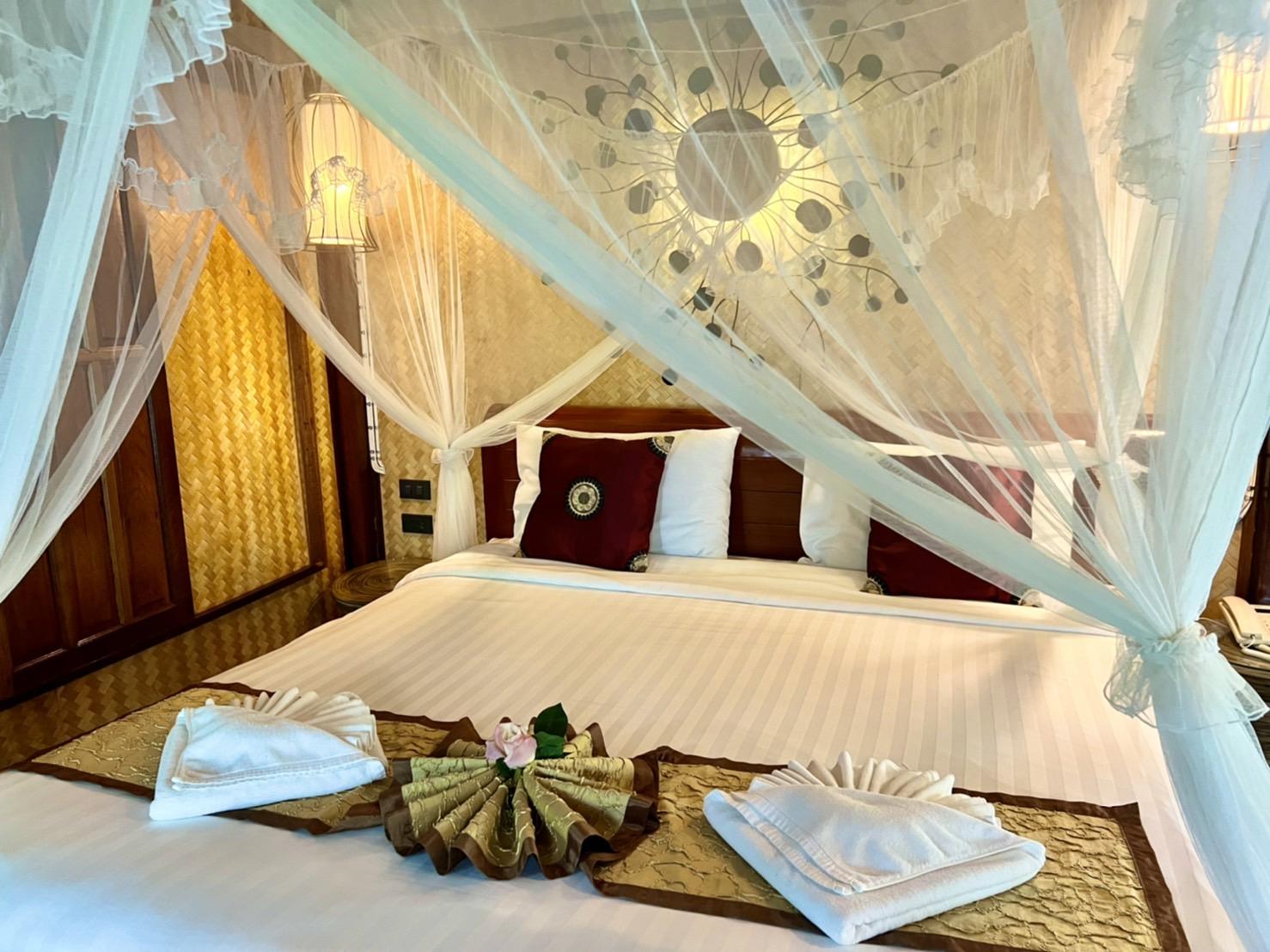 Hotel Bora Bora Phuket 4*