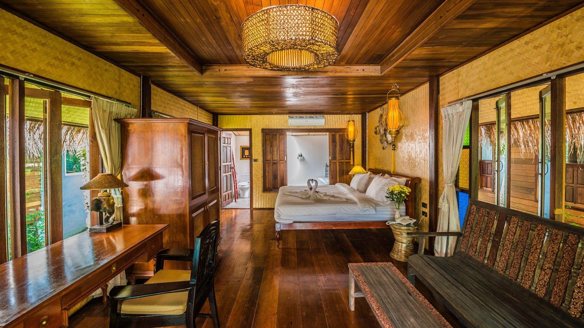 Bora Bora Phuket 4*