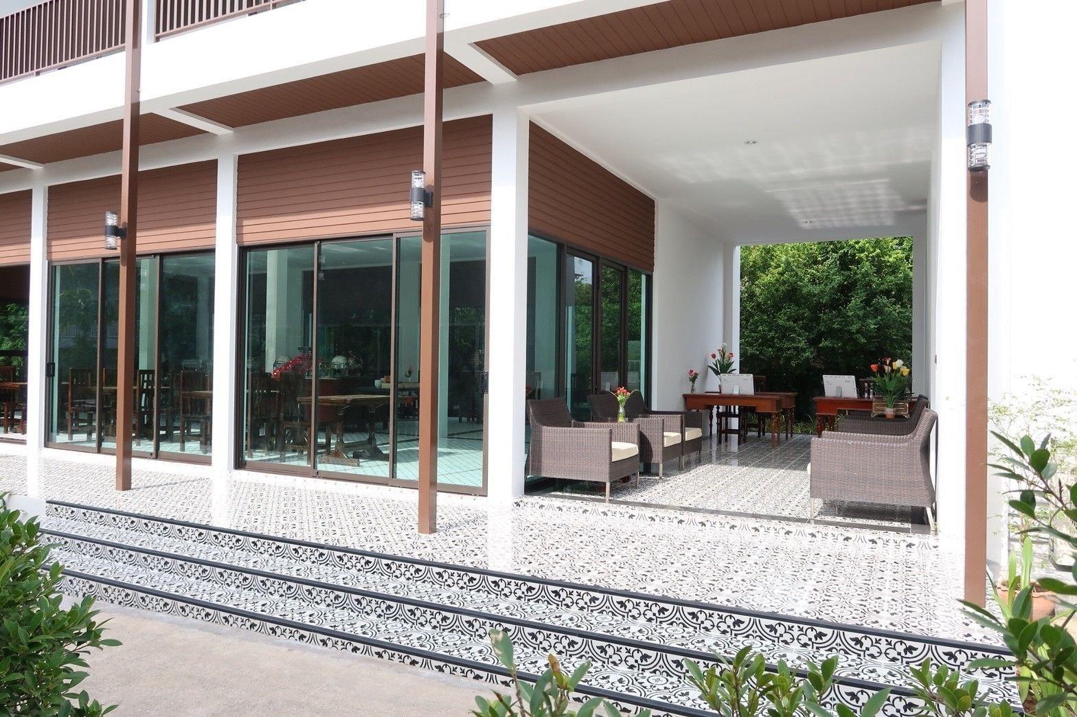 Bora Bora Phuket Hotel 4*