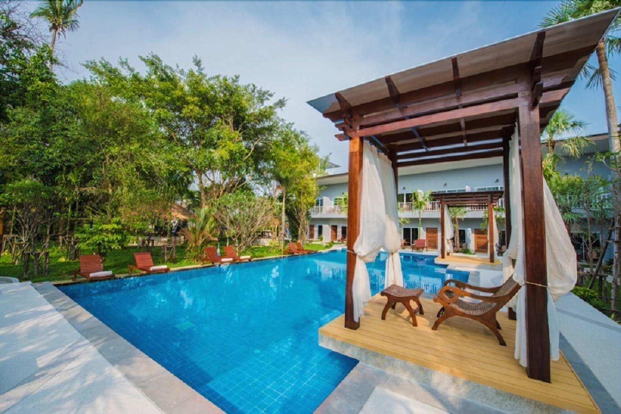 Bora Bora Phuket 4* Chalong