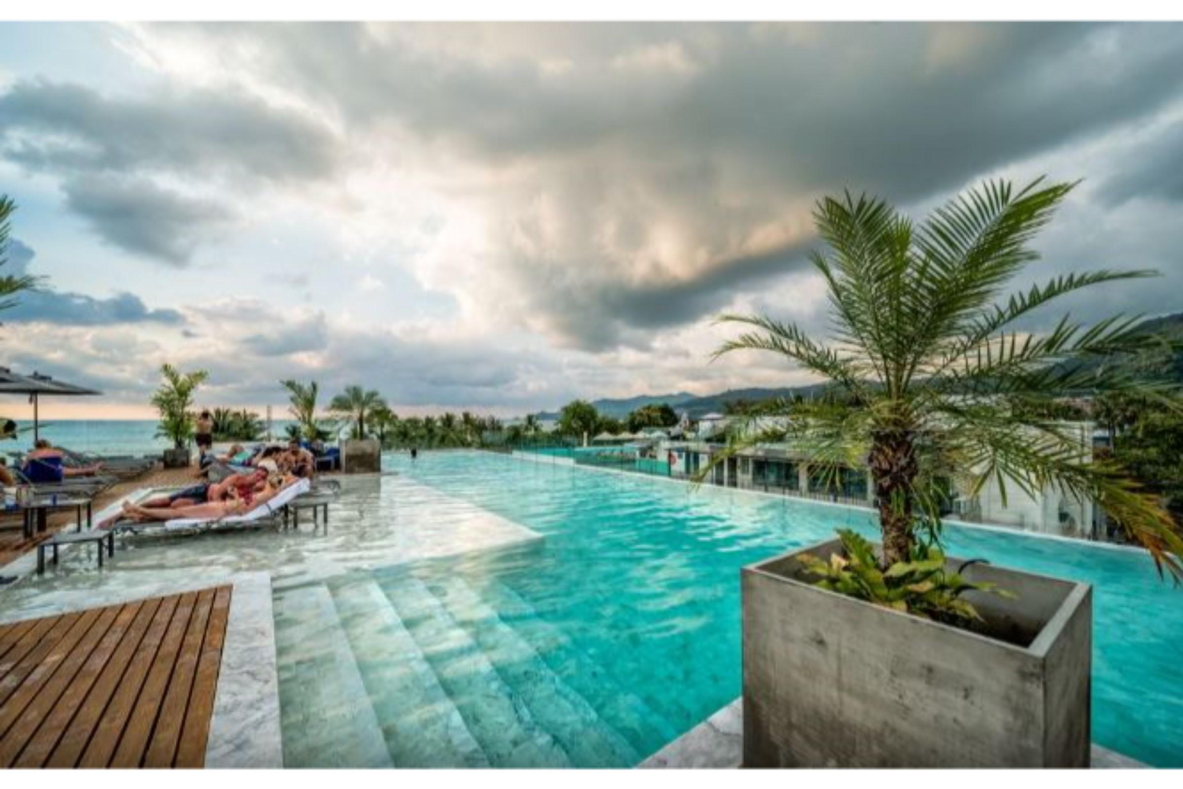 Hotel Clover Phuket - Sha Patong