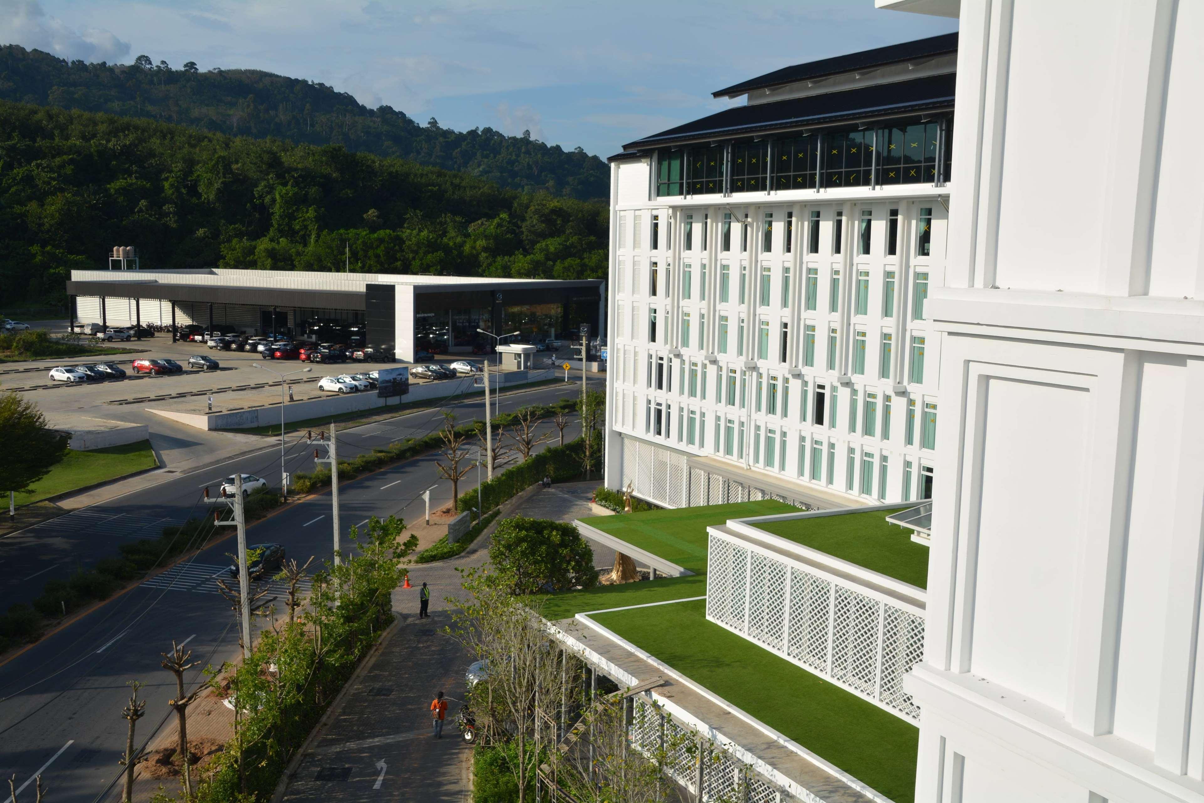 Hotel Ramada Plaza By Wyndham Chao Fah 5*