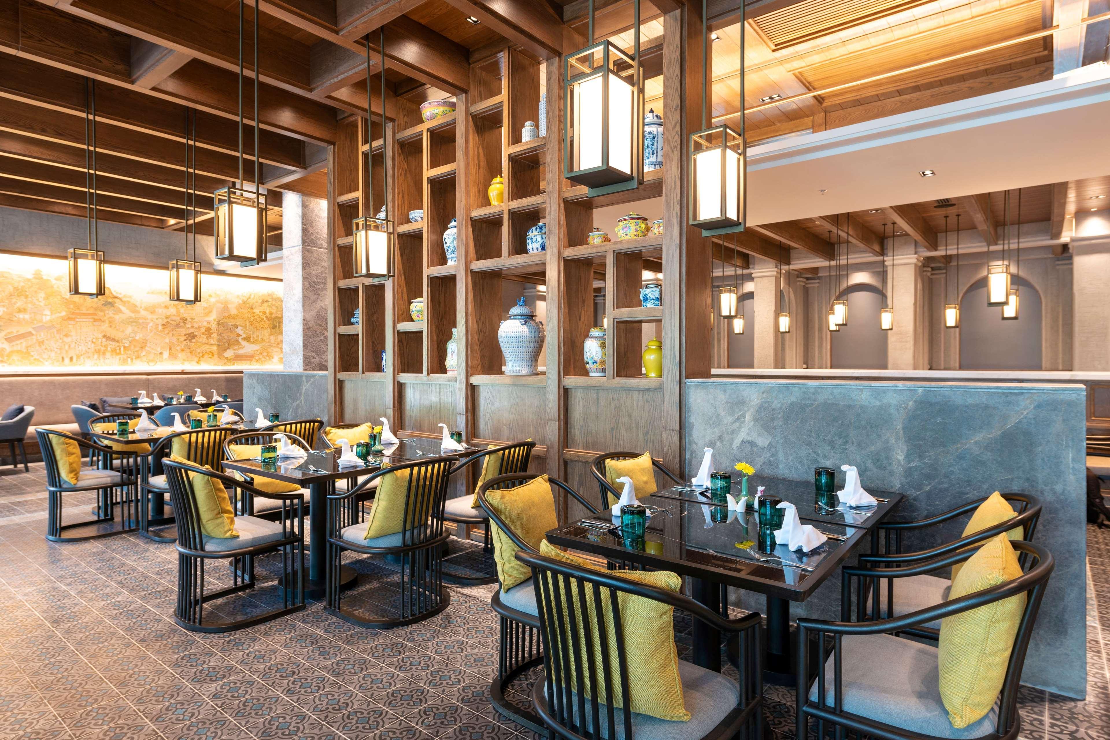 Ramada Plaza By Wyndham Chao Fah