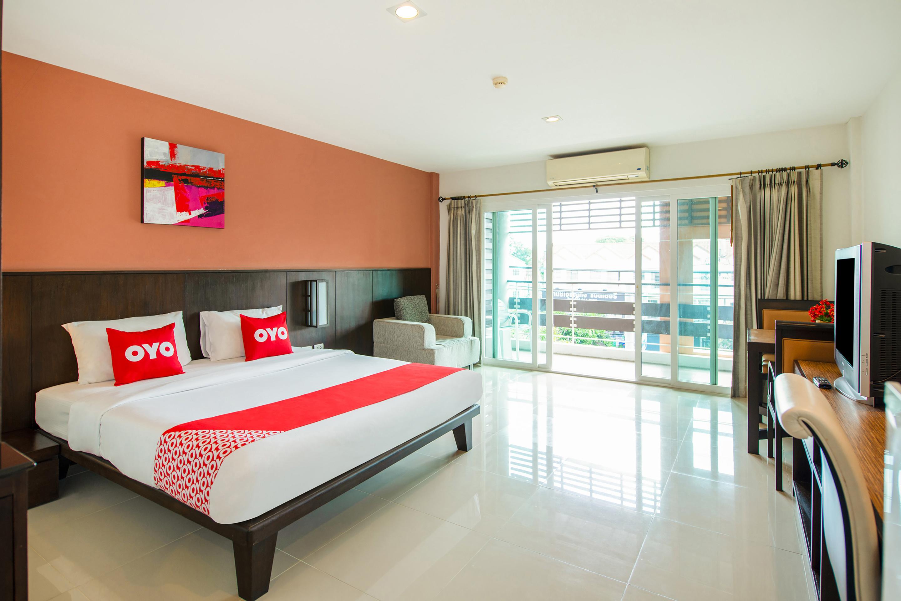 Ratana Sakdidet, Town 3* Phuket