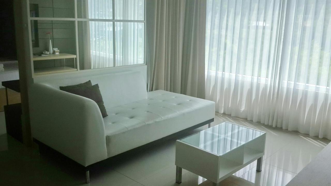 The Baycliff Residences 4*