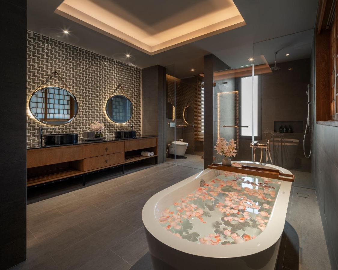 Noku Phuket Resort 5*