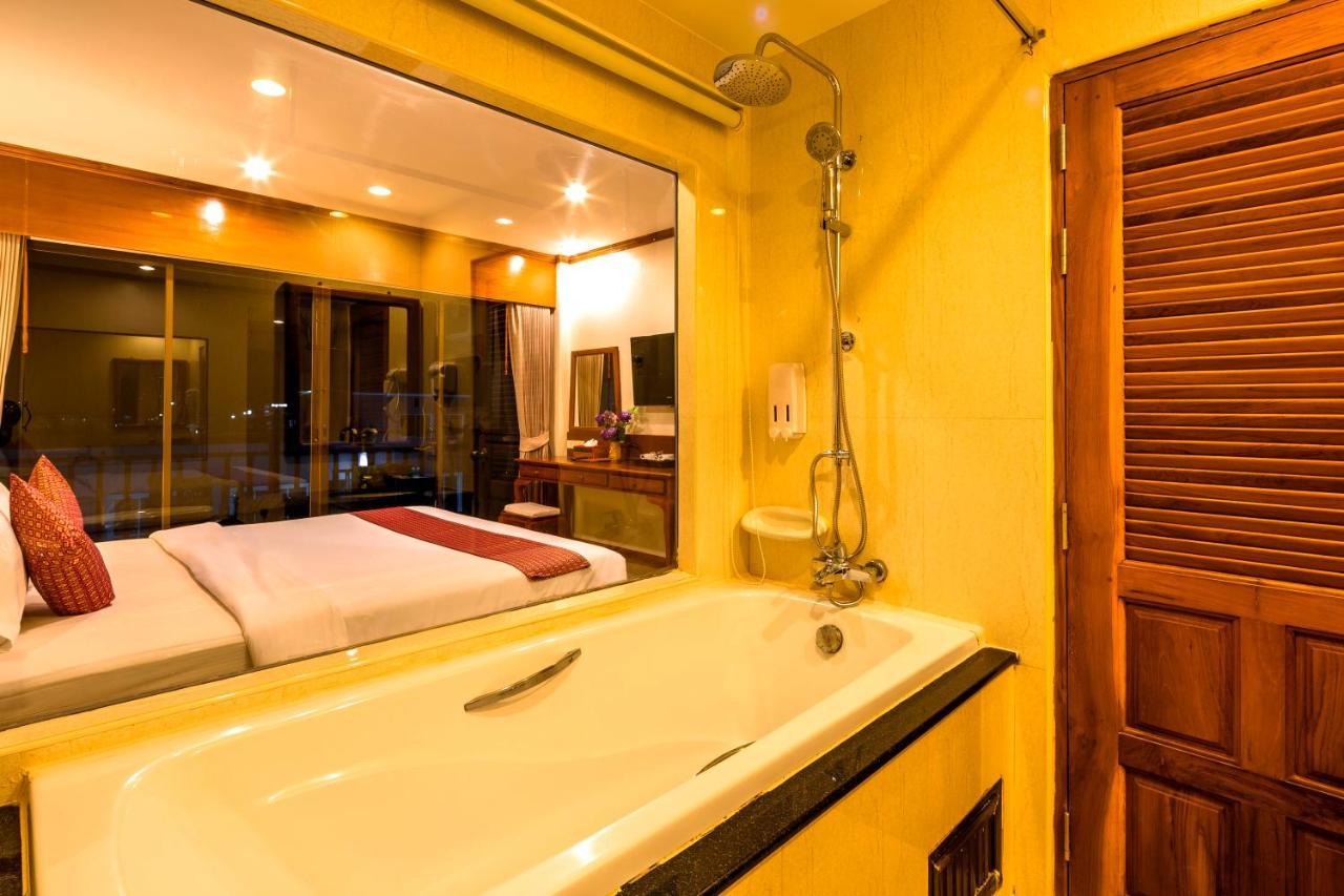 Heaven Hotel