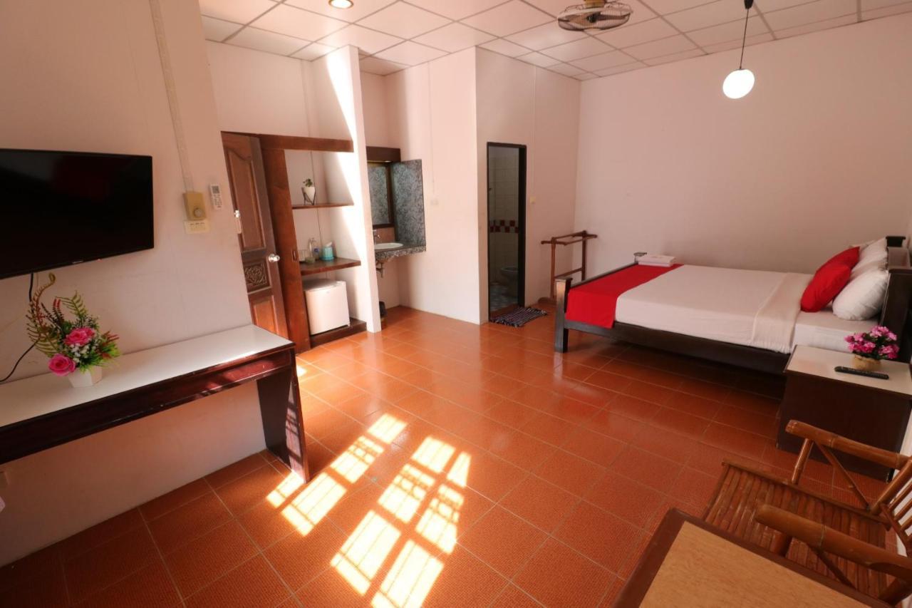 Hotel Baan Nat The Village