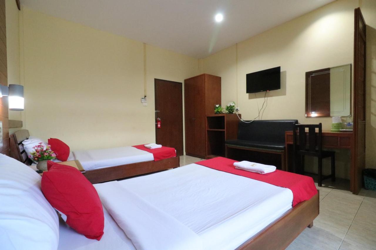Hotel Baan Nat The Village Phuket