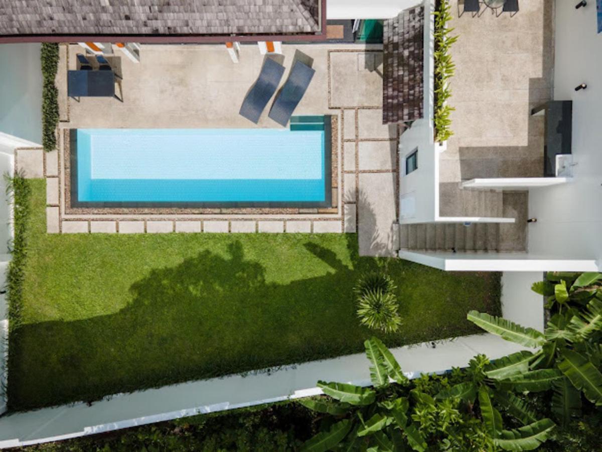 Beautiful Comfortable And Fully Equipped Big Pool With 65inch Smart Tv Located Near Popular Bangtao And Laguna *
