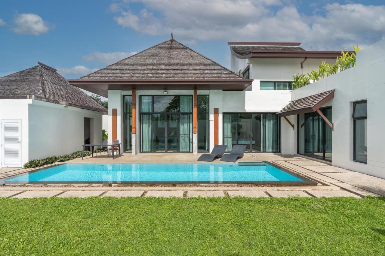 Beautiful Comfortable And Fully Equipped Big Pool With 65inch Smart Tv Located Near Popular Bangtao And Laguna Bang Tao Beach (Phuket)
