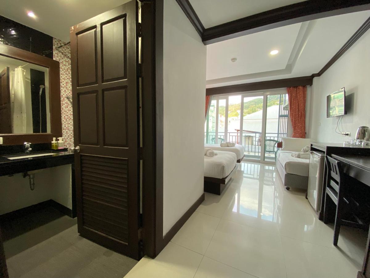 77 & Hotel 3*