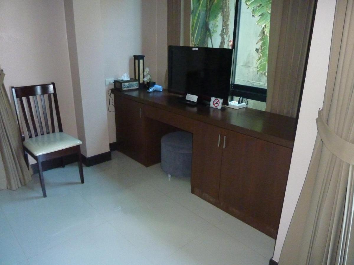 Kata Beachwalk And Hotel