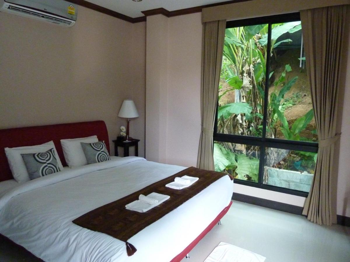Kata Beachwalk And Hotel