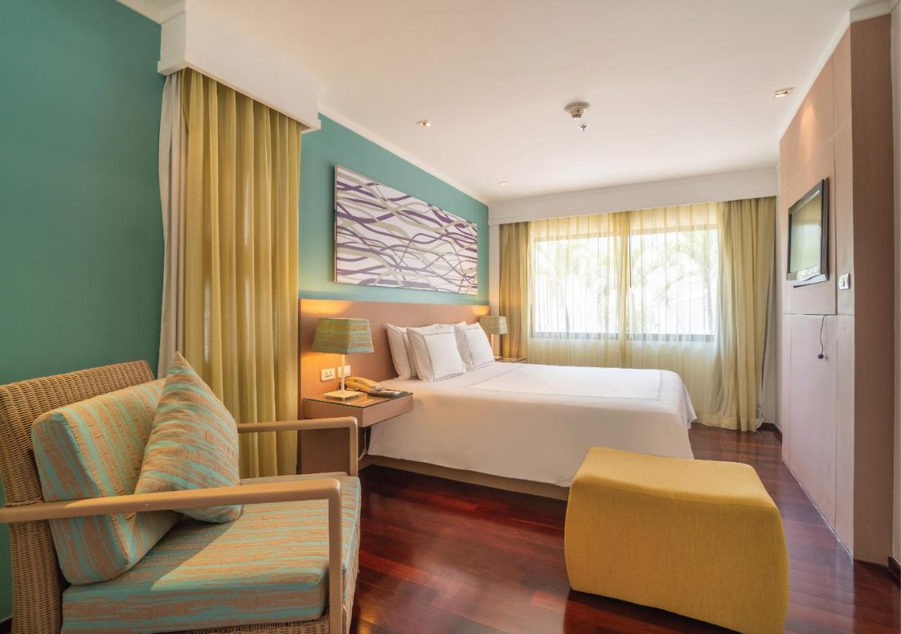 Hotel Radisson And Phuket Kamala Beach
