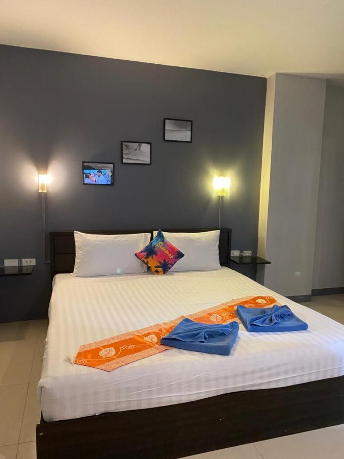 Holiday Home Patong Hotel 3*