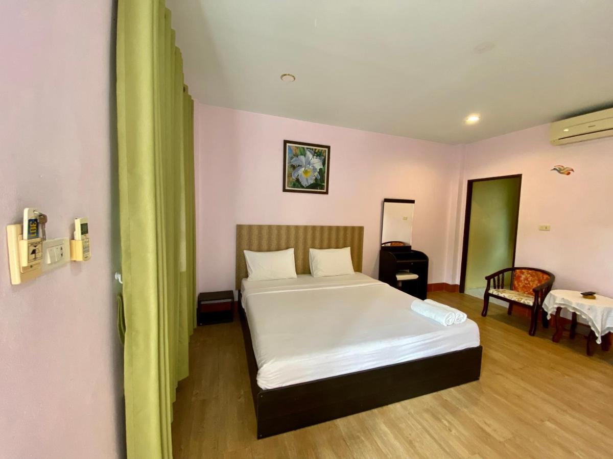 Pachumas Hotel Karon