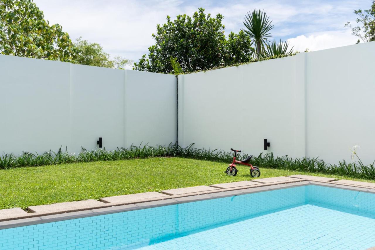 Villa Beautiful Comfortable And Fully Equipped Big Pool With 65inch Smart Tv Located Near Popular Bangtao And Laguna *