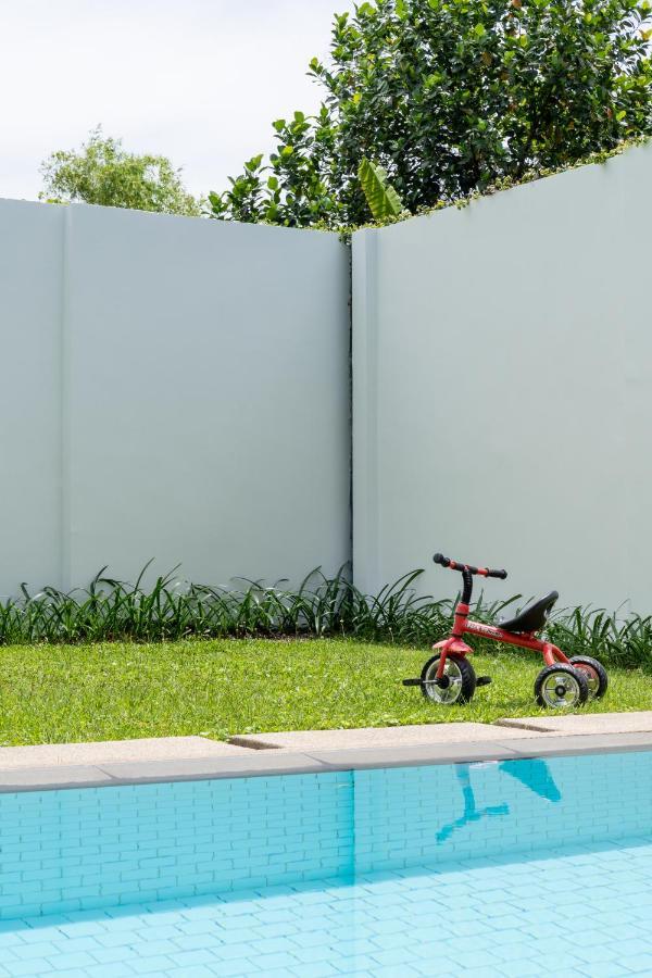 Beautiful Comfortable And Fully Equipped Big Pool With 65inch Smart Tv Located Near Popular Bangtao And Laguna Bang Tao Beach (Phuket)
