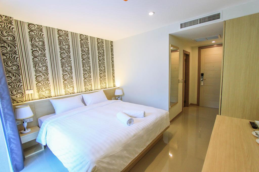 Ocean And Ole Hotel