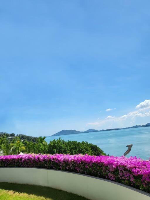 Indulge In Your Dream Getaway At Gemini 6 Bedrooms, Private Beach, And Yamu Pier Sea Views Villa