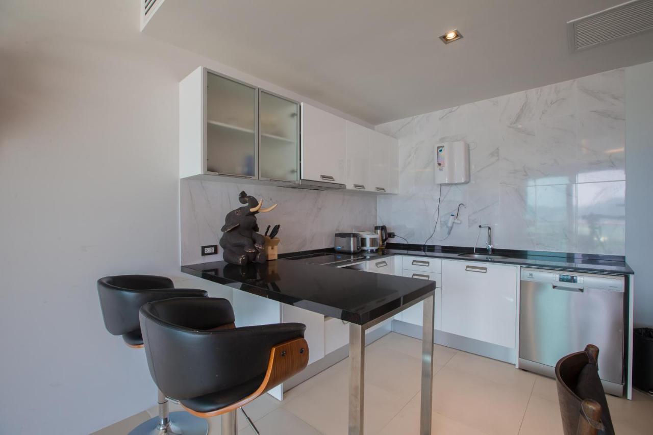 The Oh-so-sexy Triple Penthouse - Rare 35br 188m2 * Patong