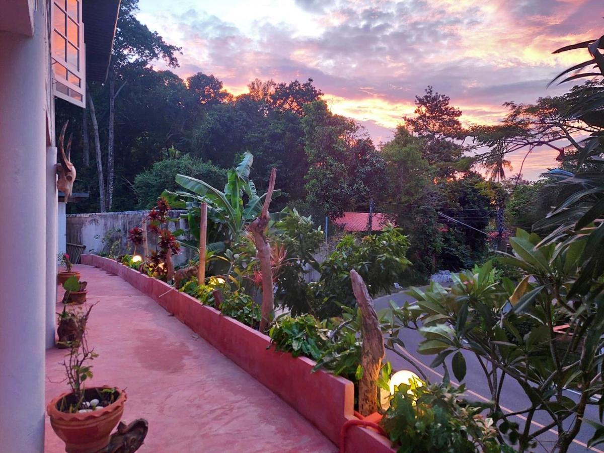 Baan Sikhao Yanui Guest house Rawai