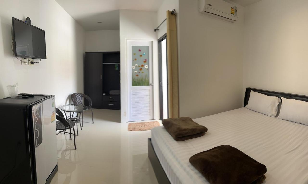 Golf House Guest house *
