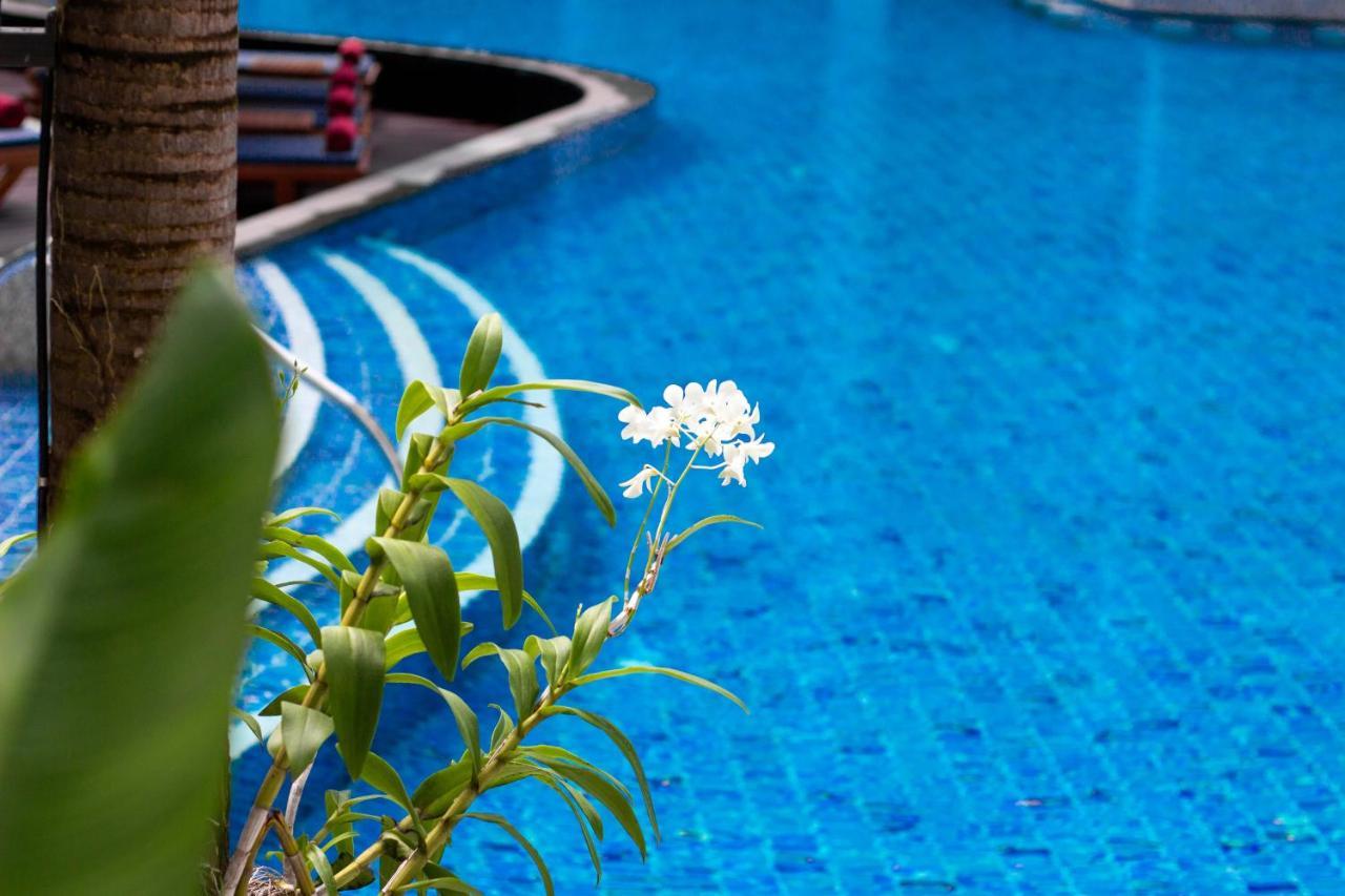 Hotel Deevana Plaza Phuket - Sha Extra 4*