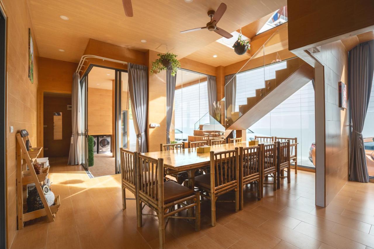 Three monkeys villas Hotel