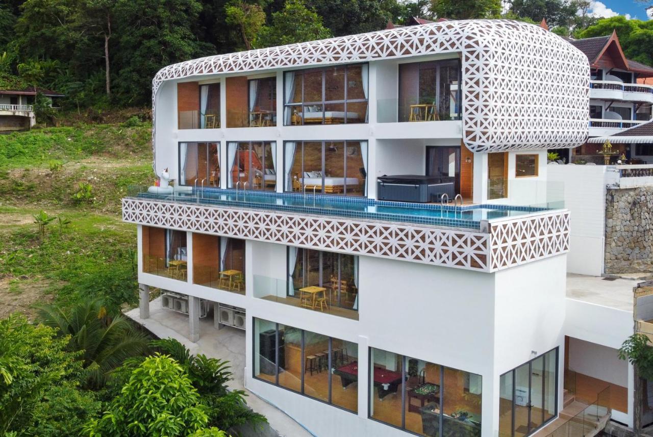Three monkeys villas 5*