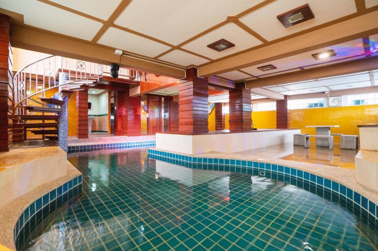 Villa The Pool