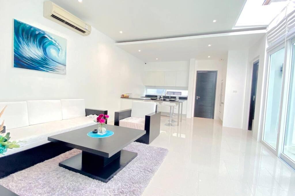 Villa 2bdr Pool 卡马拉山景泳池别墅 Kamala Beach