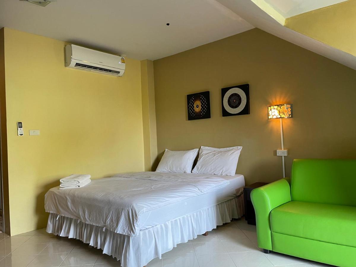 Nawaporn Place Hotel Phuket