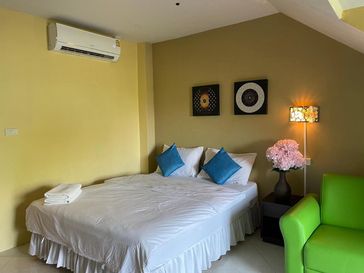 Nawaporn Place 2*