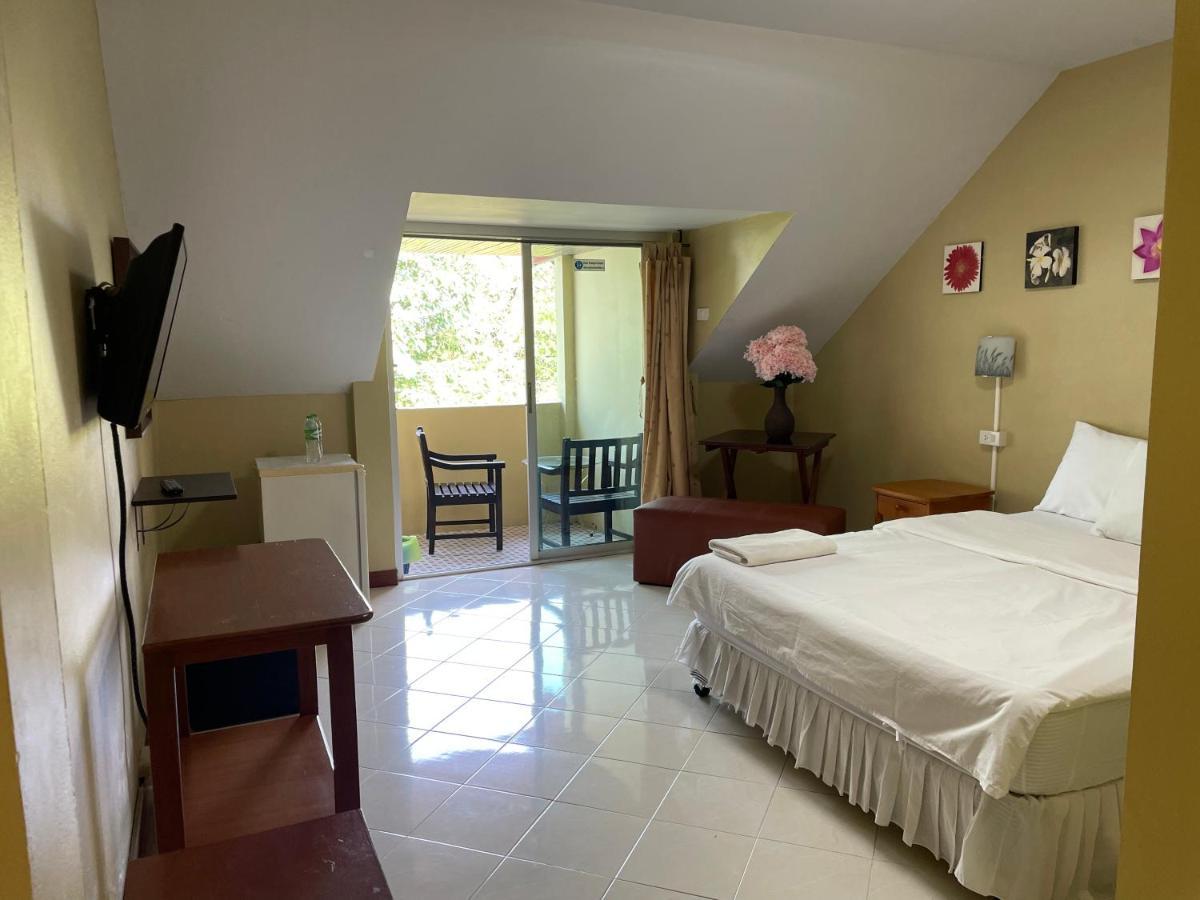 Hotel Nawaporn Place Phuket